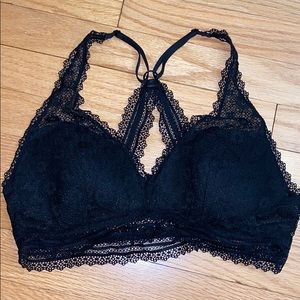 VS Bralette • Black • Medium